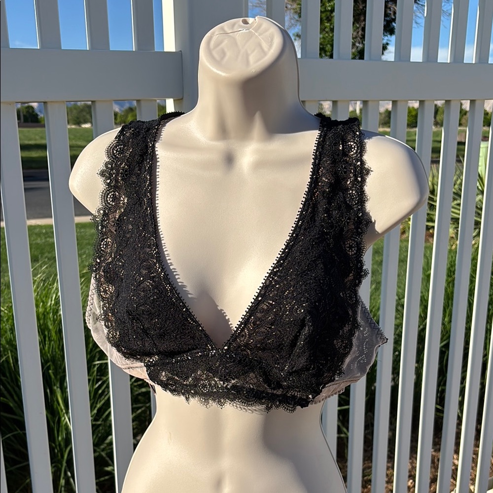 Victoria’s Secret Dream Angels Black Lace and Nude Bralette Size M